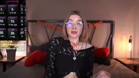 Snapshot of lindathacker chatting on February 27, 10:59 am your Linda is back online show from February 27, 10:59 am