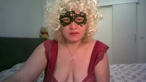 LindaXSmile online show from February 17, 9:52 pm