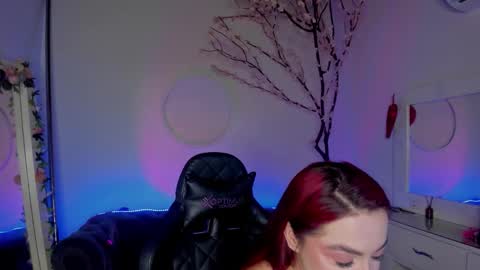 Snapshot of lindsay_khaleesi chatting on October 15, 5:51 am Lindsay online show from October 15, 5:51 am