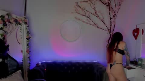 Lindsay    online show from November 22, 10:31 pm