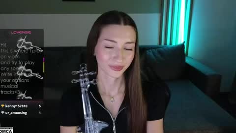 Snapshot of lindsey_mey chatting on May 8, 9:20 pm Lindsey online show from May 8, 9:20 pm