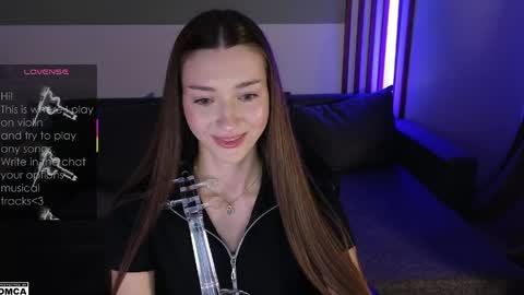 Snapshot of lindsey_mey chatting on May 20, 9:32 pm Lindsey online show from May 20, 9:32 pm