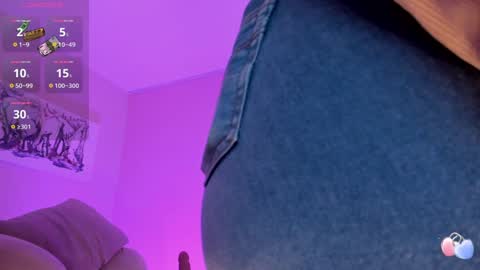 Lindsey Moss online show from December 17, 10:34 am