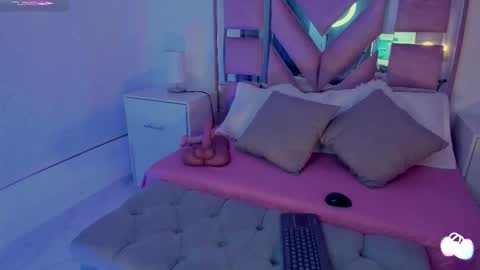 Lindsey Moss online show from September 29, 12:16 am