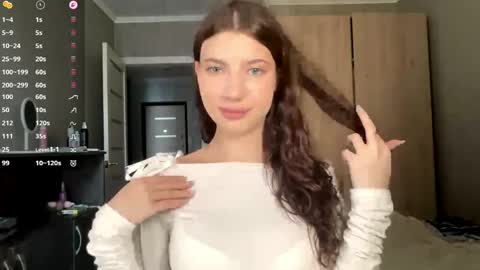 Linda online show from April 22, 12:07 pm