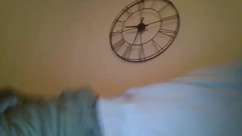 Snapshot of linguistixx333 chatting on April 5, 7:33 pm linguistixx333 online show from April 5, 7:33 pm