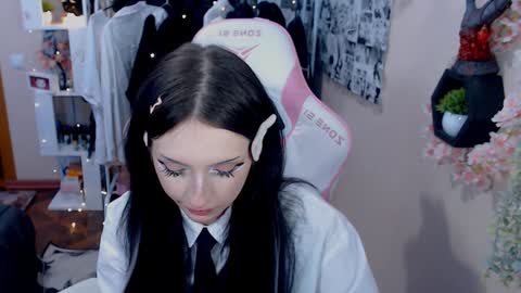 Lina online show from December 7, 11:45 pm