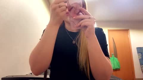 Rose online show from February 27, 9:04 pm