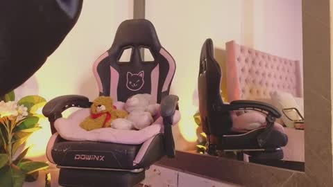 Luciana online show from March 18, 8:23 pm