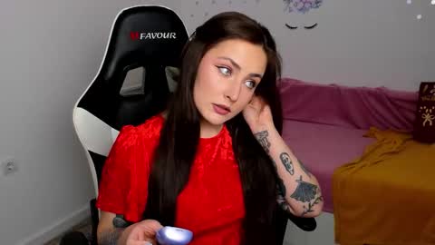 Tina online show from February 1, 6:39 pm