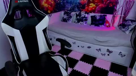 Snapshot of linphea chatting on June 26, 9:30 pm Tina online show from June 26, 9:30 pm