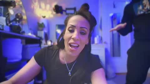 Snapshot of linuxgirlsudosu chatting on February 4, 5:10 am linuxgirlsudosu online show from February 4, 5:10 am