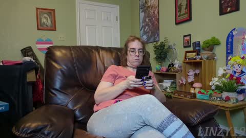 Snapshot of linzy19 chatting on January 25, 3:30 am Linzy19 online show from January 25, 3:30 am