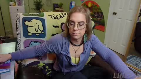 Snapshot of linzy19 chatting on February 11, 2:57 am Linzy19 online show from February 11, 2:57 am