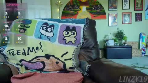 Snapshot of linzy19 chatting on September 17, 5:25 pm Linzy19 online show from September 17, 5:25 pm