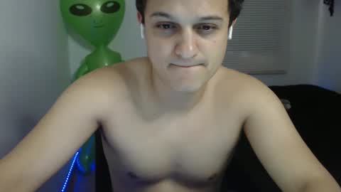 Snapshot of lioncluess chatting on April 13, 7:08 pm Lion Cluess online show from April 13, 7:08 pm