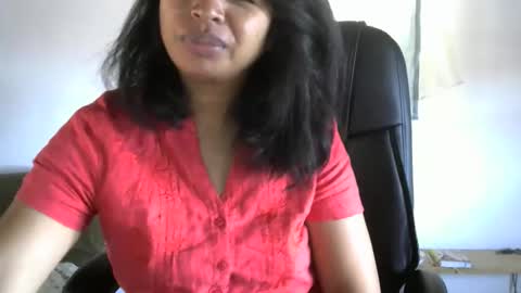 liora online show from April 8, 3:50 am