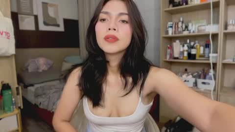 Snapshot of lioraeofophirxx chatting on April 18, 3:21 am Liora of Ophir online show from April 18, 3:21 am