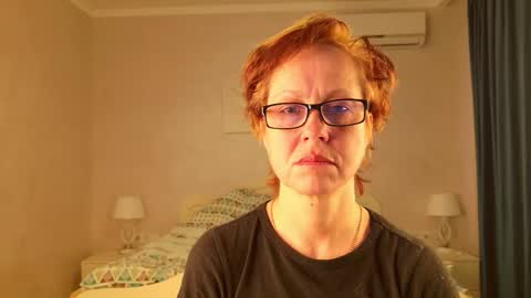 Snapshot of lioraweiss chatting on March 2, 6:47 am Liora Weiss online show from March 2, 6:47 am