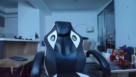 Lior Vante online show from February 22, 5:51 am