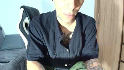 Snapshot of liorvante chatting on June 16, 3:53 am Lior Vante online show from June 16, 3:53 am