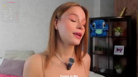 Snapshot of lipswithsweetonthem chatting on January 18, 1:20 am Lina online show from January 18, 1:20 am