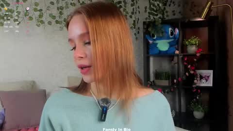 Snapshot of lipswithsweetonthem chatting on January 19, 1:31 am Lina online show from January 19, 1:31 am