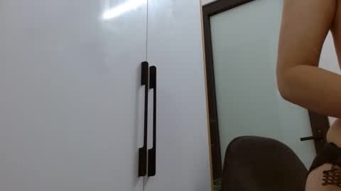 lisa_1011 online show from February 27, 2:39 pm