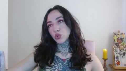 Snapshot of lisa_avila_ chatting on May 26, 4:25 pm Lisa online show from May 26, 4:25 pm