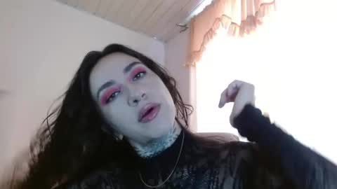 Snapshot of lisa_avila_ chatting on May 27, 1:19 pm Lisa online show from May 27, 1:19 pm