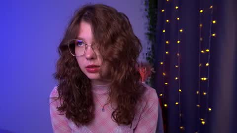 Snapshot of lisa_roses chatting on October 3, 10:18 pm Lisa online show from October 3, 10:18 pm