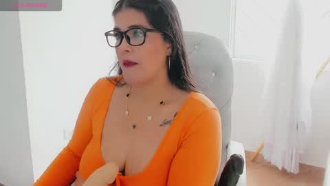 Lisa online show from November 14, 3:44 pm