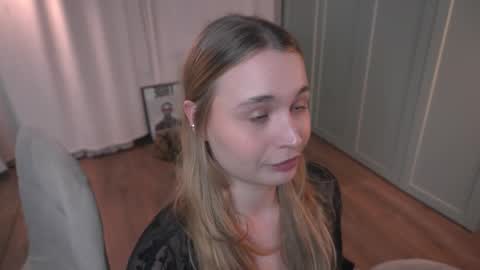 Elisabeth or Lisa online show from January 17, 8:34 pm