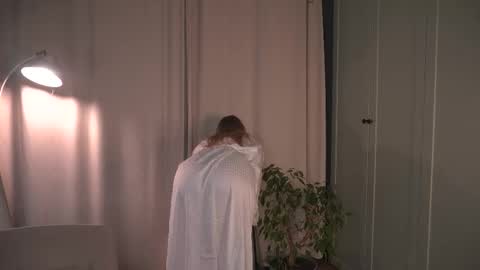 Elisabeth or Lisa online show from February 2, 8:29 pm