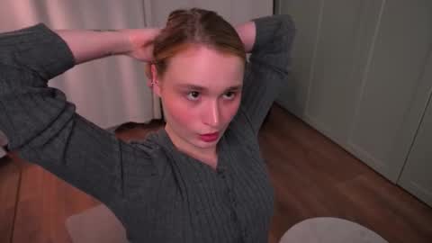 Elisabeth or Lisa online show from February 19, 8:38 pm