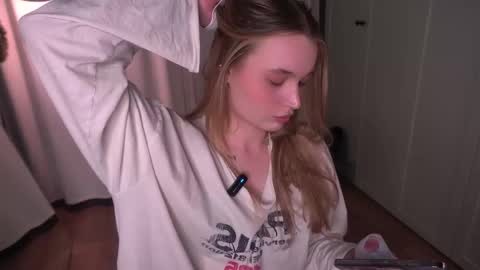 Elisabeth or Lisa online show from March 14, 8:36 pm