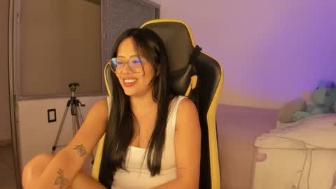 Lisa Thompson online show from December 2, 2:06 am