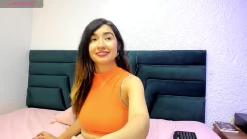 lisa white  online show from December 17, 3:56 am