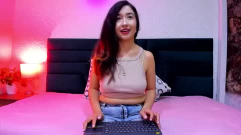 lisa white  online show from March 19, 4:38 am