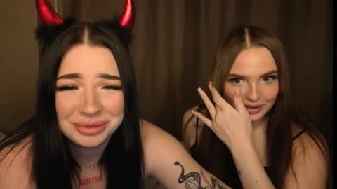 Lisa and Den online show from November 11, 1:55 pm