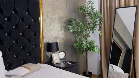 lisacroft online show from February 26, 6:15 am