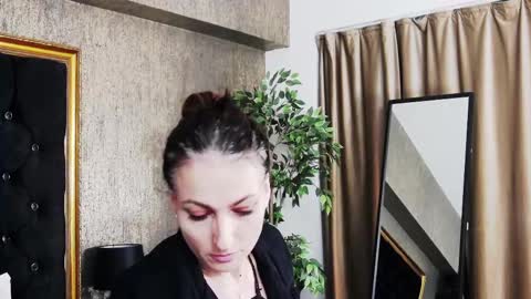 lisacroft online show from February 27, 3:58 am