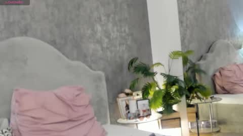 lisacroft online show from March 21, 6:51 am