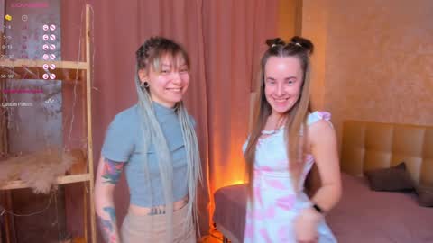 Hello our names are Kate and Alice this is our first day here. online show from December 6, 1:18 am