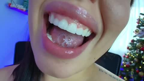 Lisbet online show from December 6, 7:23 pm