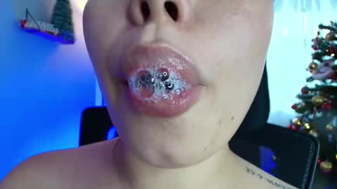 Lisbet online show from December 9, 9:05 pm