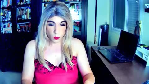 lisbeth_69 online show from May 23, 1:59 pm