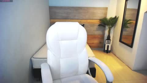 Liseth Fox online show from March 11, 8:31 pm