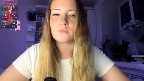 Snapshot of lisi_kiss_ chatting on June 21, 7:16 pm Aurora online show from June 21, 7:16 pm
