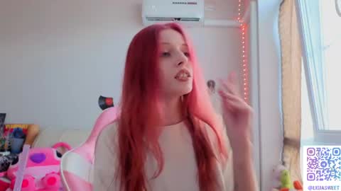 Snapshot of lisiasweet chatting on June 30, 2:07 pm Lika online show from June 30, 2:07 pm